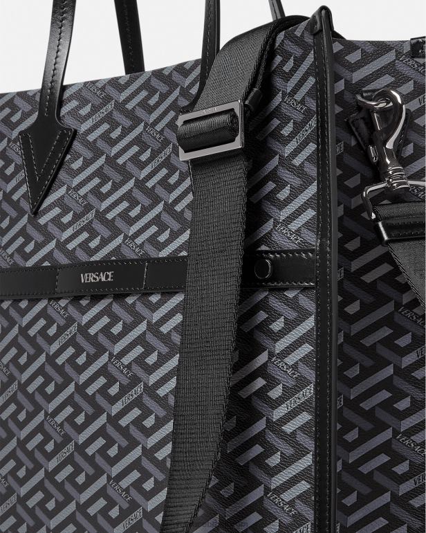 bolsas P2TX1476 Versace bolsa tote alta com assinatura la greca preto e cinza homens