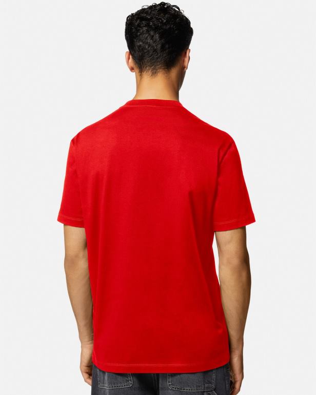 roupas P2TX1405 Versace camiseta bordada com logo do time do colégio vermelho homens
