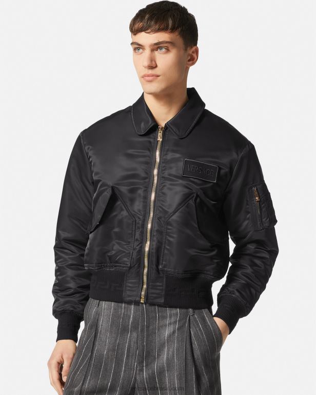 roupas P2TX1250 Versace jaqueta bomber com patch de logo preto homens