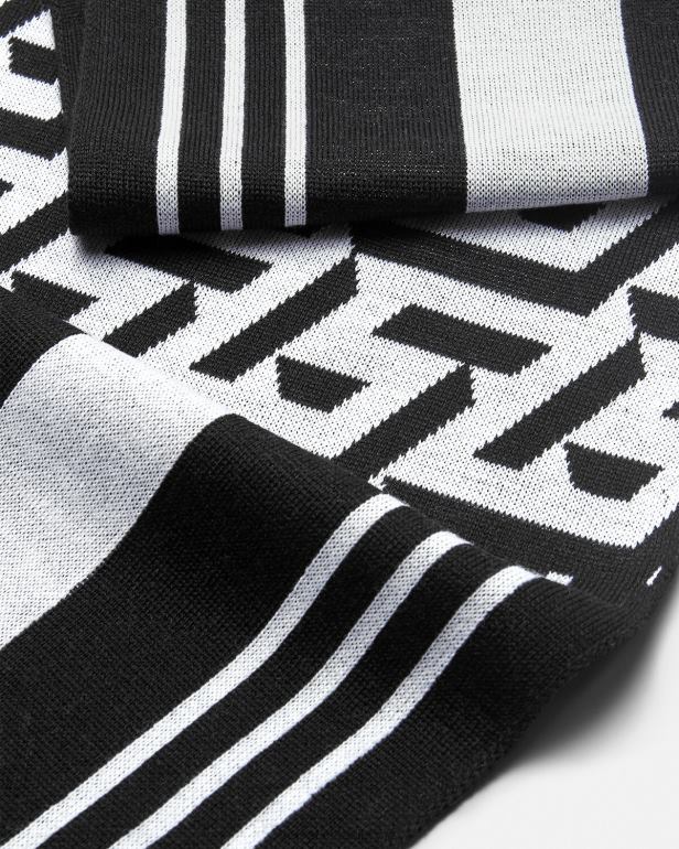 acessórios P2TX933 Versace lenço de tricô listrado la greca Preto branco mulheres