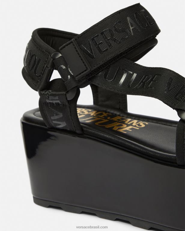 sapato P2TX2294 Versace sandália plataforma com logo mallory preto mulheres